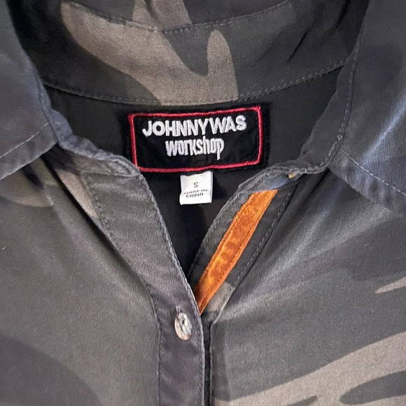 Johnny Was Valentina Velvet Embroidered Shirt - Picture 5 of 8